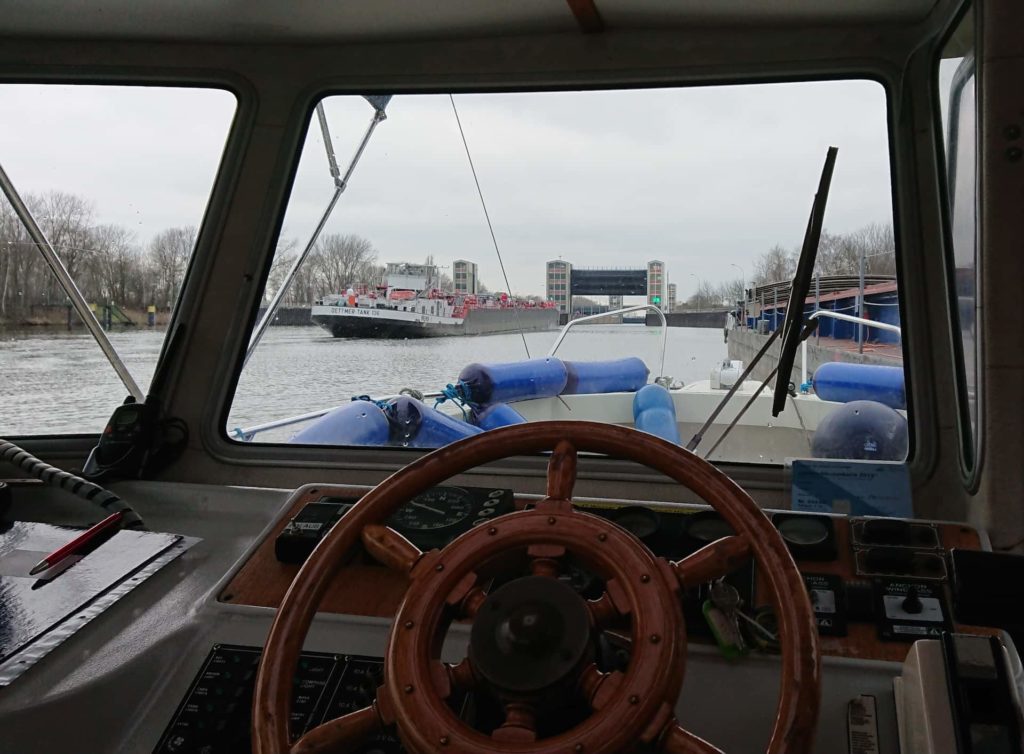 1_Motorboot Anfahrt zur Schleuse