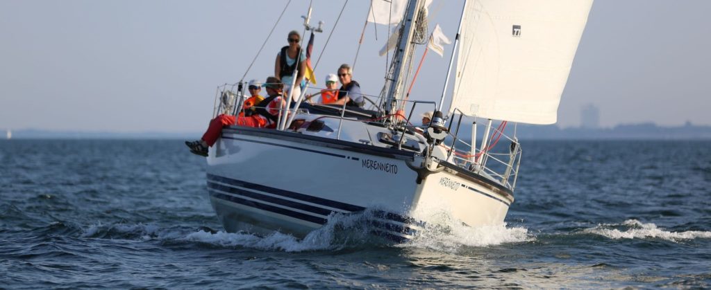 yacht-segeln-ostsee-frontansicht